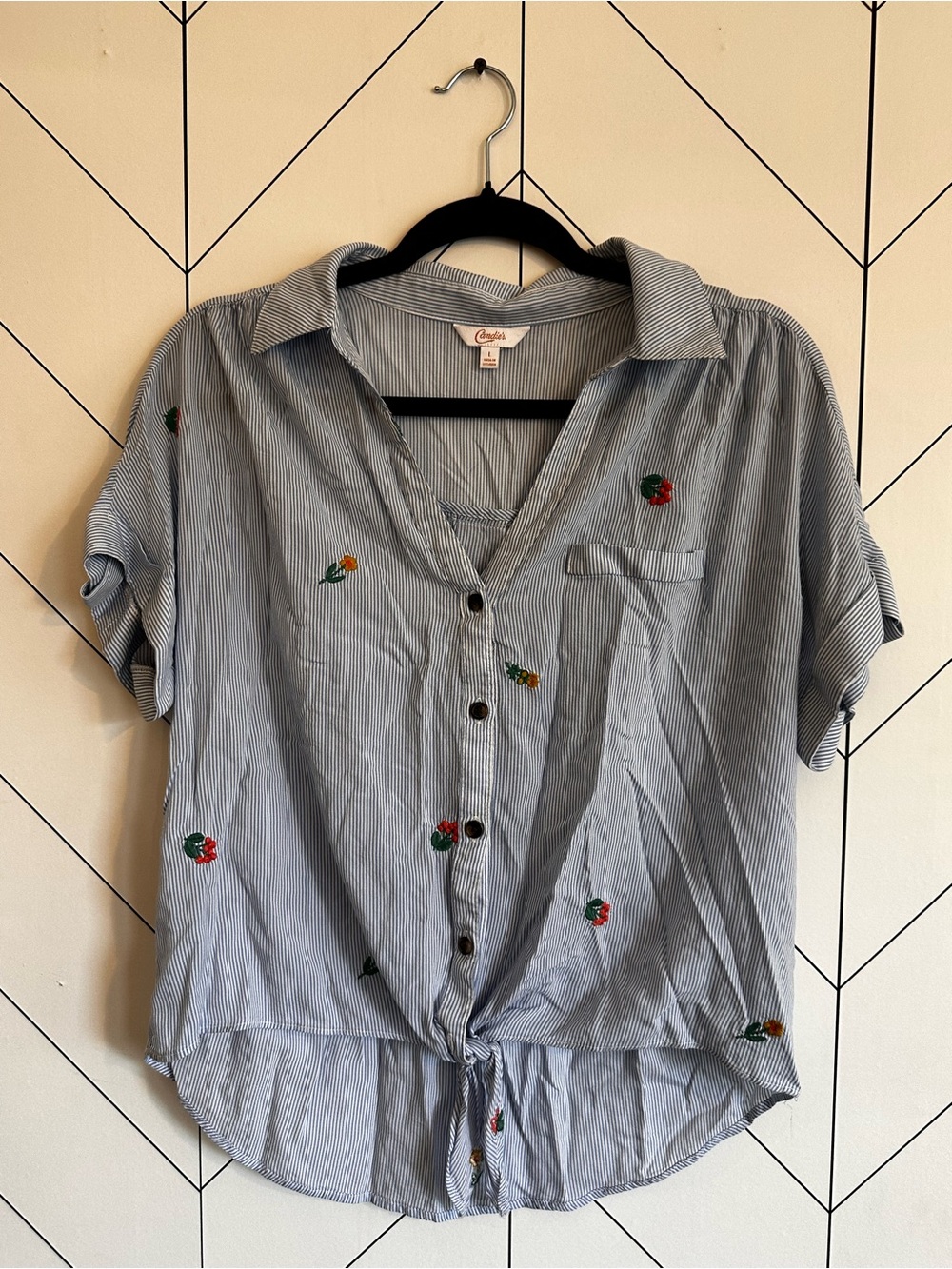 Candies Coastal Summer Top Blue/White Pinstripes With Embroidered Flowers